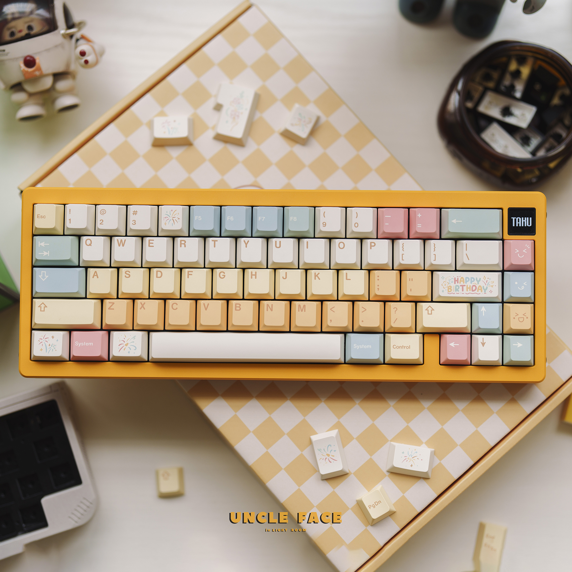 Retro Gaming Keycaps - Candy Box Keycap Dye subbed Cherry