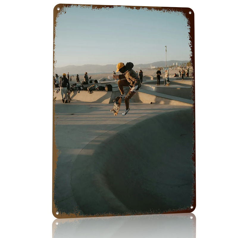 Skateboarder Mid-air At Sunset - Retro Gaming At Home reseña y precio